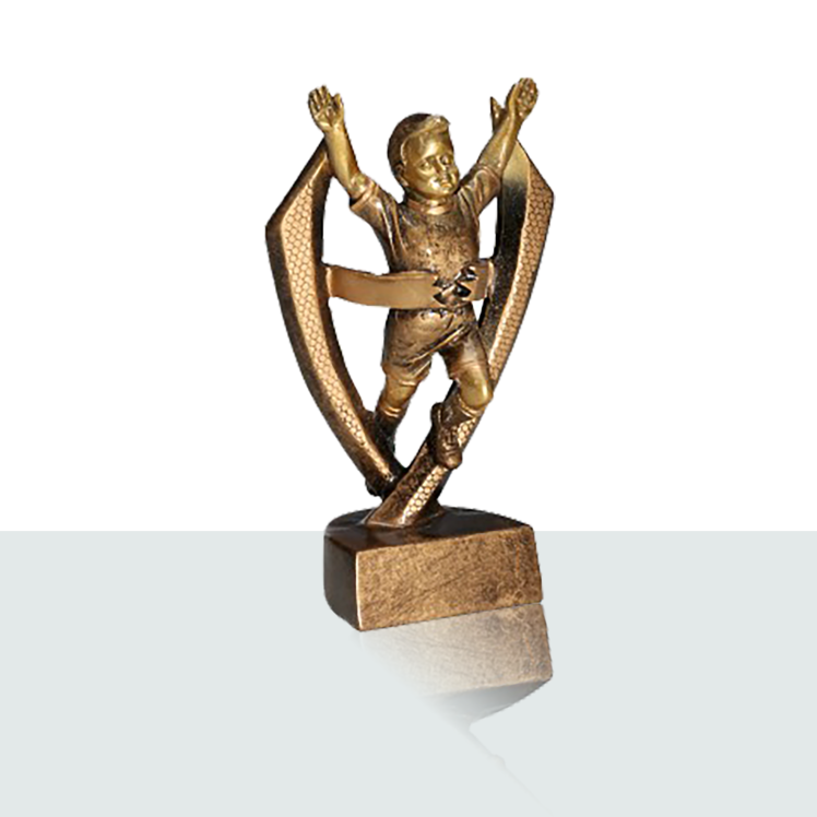Resinfigur Sieger-Junge 13,5 cm 